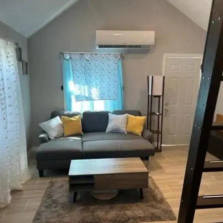 Unique North Kenwood Loft In St Pete Apartment
